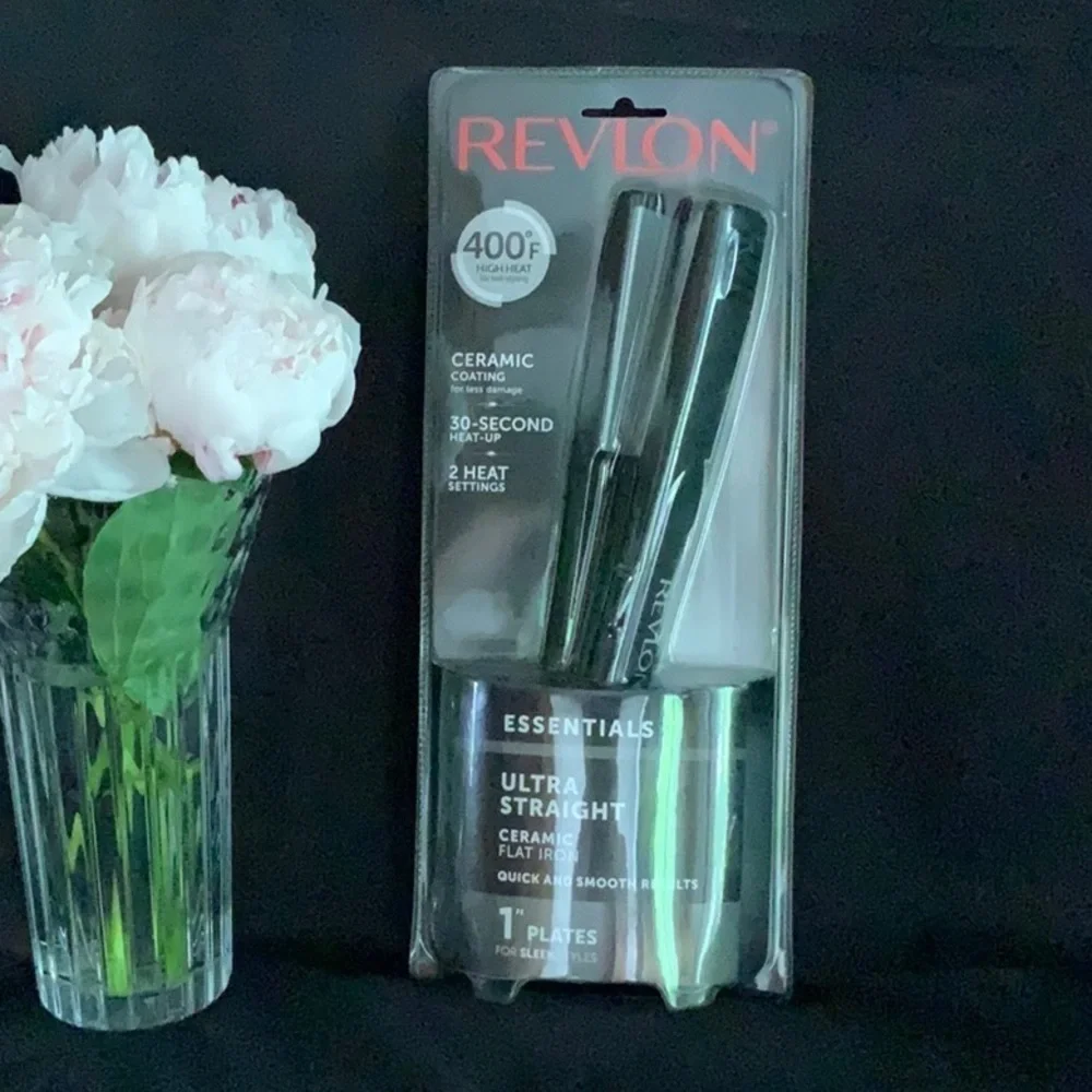 NWT Revlon Ultra Straight Flat Iron - 1